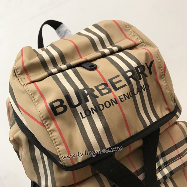 Burberry專門店新款實用型雙肩包 巴寶莉Vintage復古格紋尼龍男士雙肩包 yxb1447